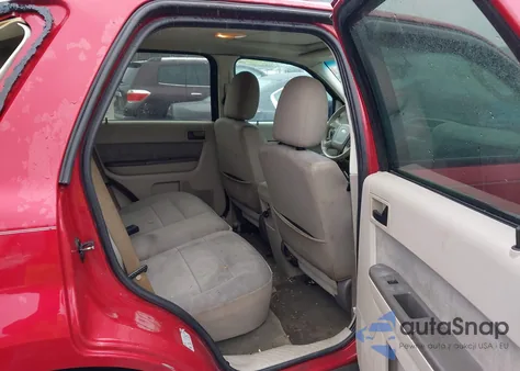 2011 Ford Escape Xlt z USA, uszkodzony, nr VIN 1FMCU9DG6BKB81928